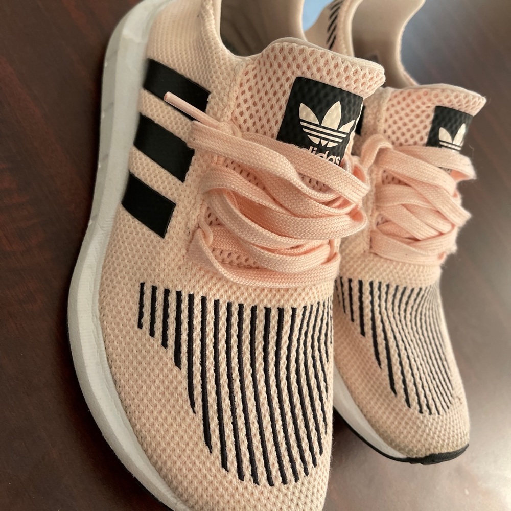 Adidas Tennis Shoes